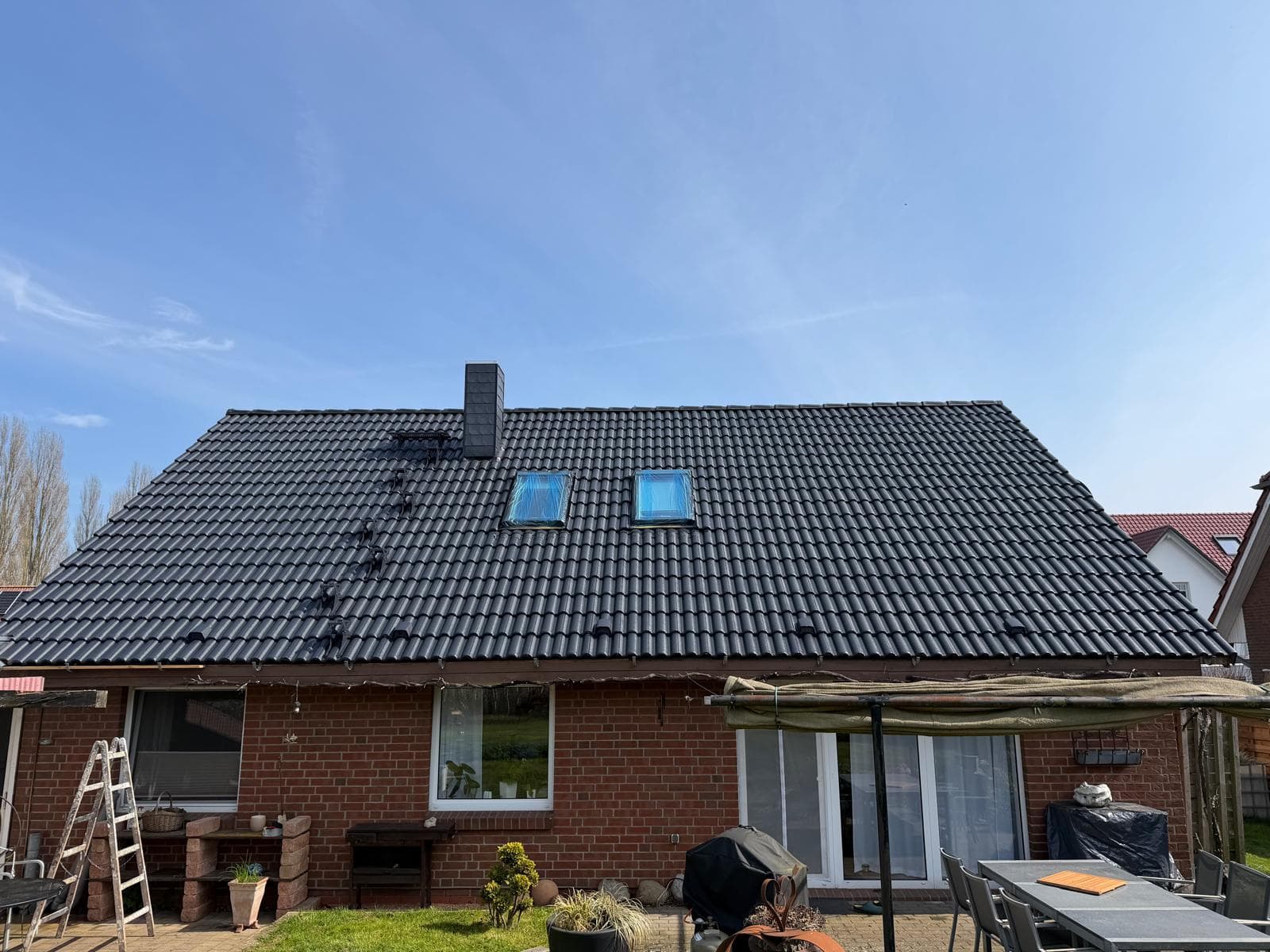 Dachbeschichtung Anthrazit Einfamilienhaus