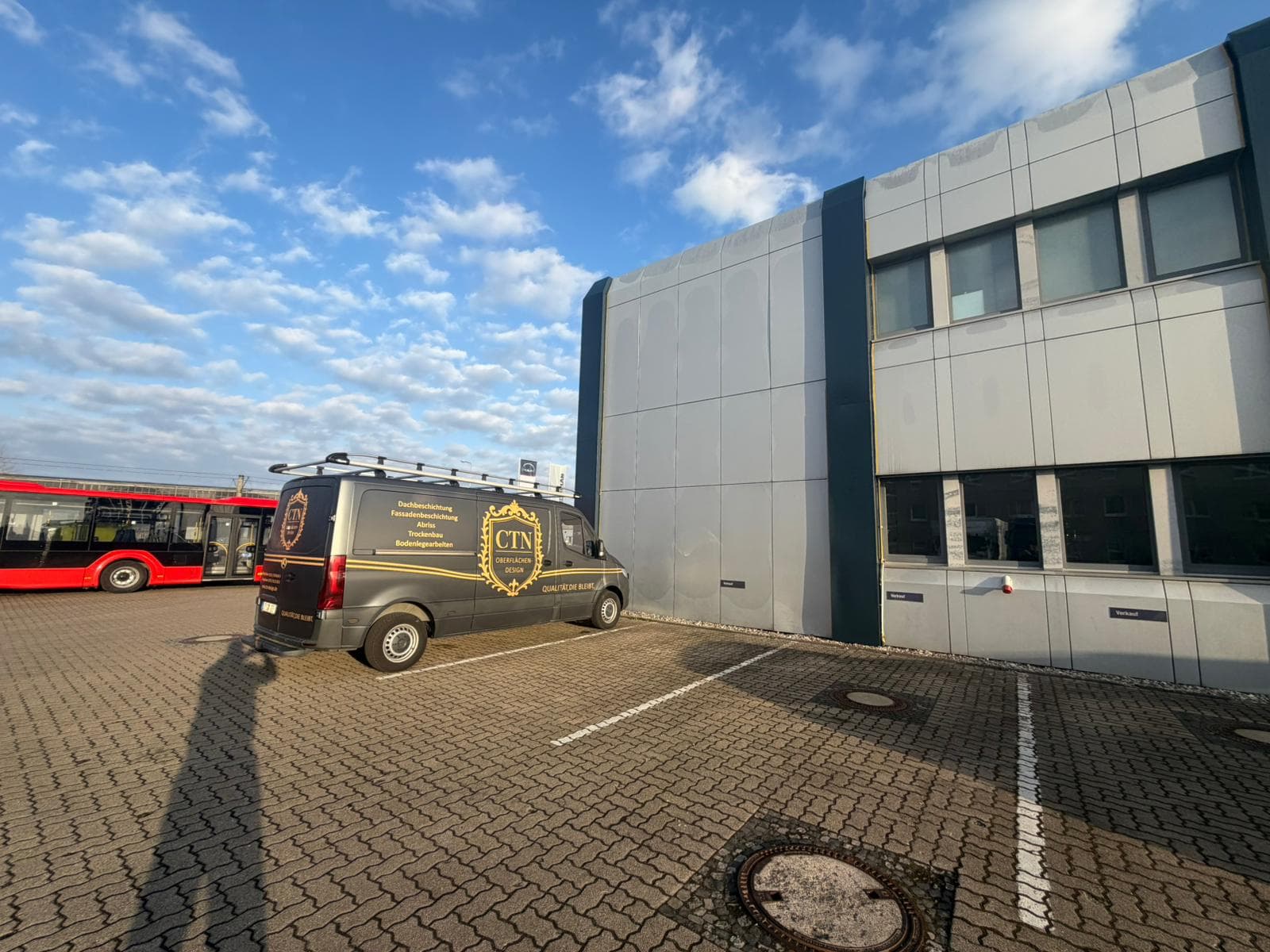 CTN Van im Einsatz – Industriegebäude